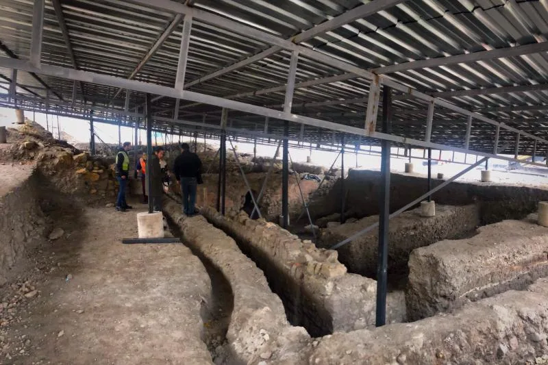 Sökülən əxlaqsızlıq yuvalarının altından tarixi abidələr çıxdı- - FOTO