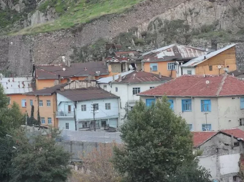 Sökülən əxlaqsızlıq yuvalarının altından tarixi abidələr çıxdı- - FOTO