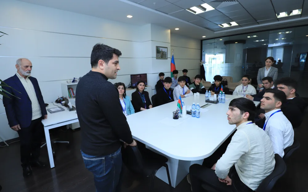 Bakı Dövlət Peşə Məktəbinin tələbələri Xəzər Media Mərkəzində - Video/Foto