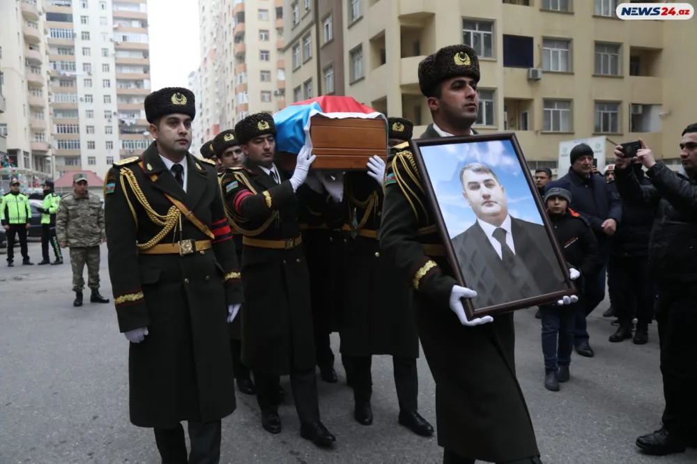 Şəhidimizin vida mərasimində rəsmilər iştirak edir - FOTOLAR