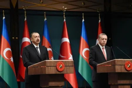 Azərbaycan Prezidenti Türkiyə dövlət başçısına zəng etdi