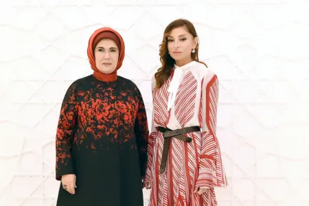 Əminə Ərdoğan Mehriban Əliyevaya təşəkkür etdi