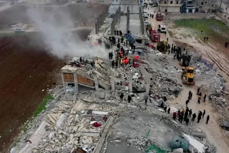 Suriyadakı zəlzələ zamanı 20 İŞİD üzvü həbsxanadan qaçdı