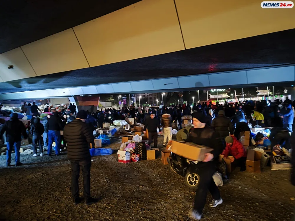 Azərbaycan oyaqdır, Türkiyəyə dayaqdır - Gecə boyu davam edən yardım toplanışı- - FOTO/VİDEO