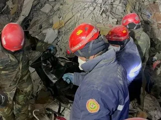 FHN-in xilasediciləri Türkiyədə 51 nəfəri dağıntılar altından sağ çıxarıb