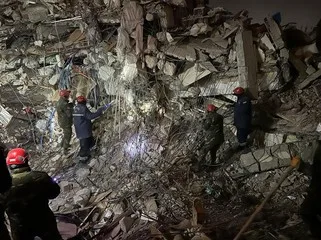 FHN-in xilasediciləri Türkiyədə 51 nəfəri dağıntılar altından sağ çıxarıb