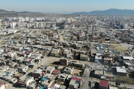 Zəlzələdən zərər çəkmiş Nurdağı şəhəri bərpa ediləcək