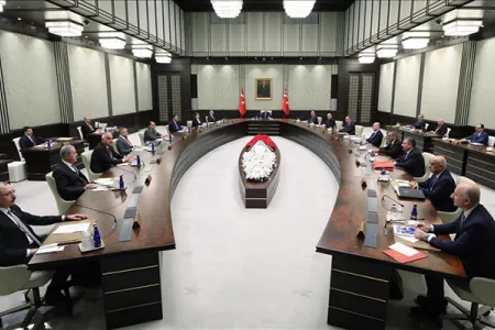 Türkiyədə nazirlər zəlzələ ilə bağlı toplanır