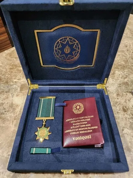 Mədət Quliyev Faiq Ağayevi təltif etdi - – FOTO