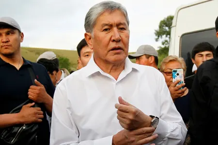 Həbsdən azad olunan Atambayev ölkəni tərk etdi