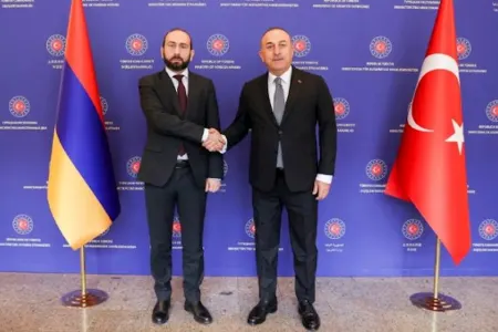 Türkiyə-Ermənistan arasındakı - BUZLAR ƏRİYİR?