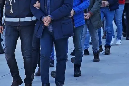 Zəlzələdə dağılan binalarla bağlı 13 nəfər həbs edildi