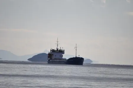 Rusiyada gəmi qəzaya uğradı: - ölən var