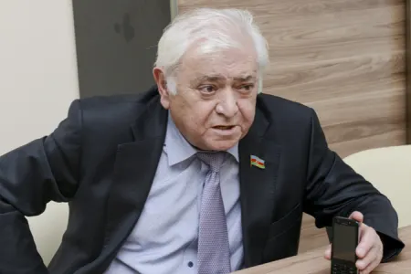 Aqil Abbas nazirliyi tənqid etdi: - "Məsələni parlamentin iclasında müzakirə edəcəyik"