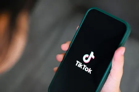 Bu şəxslərə “TikTok”dan istifadə - QADAĞAN EDİLDİ