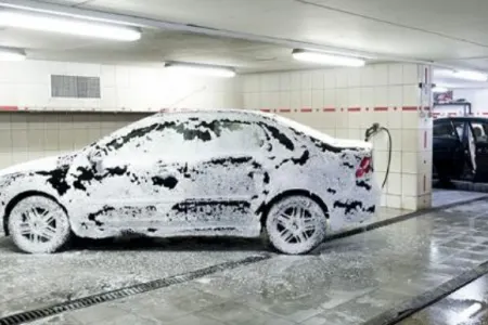 Bakıda "moykada" maşından 10 min manat oğurlandı