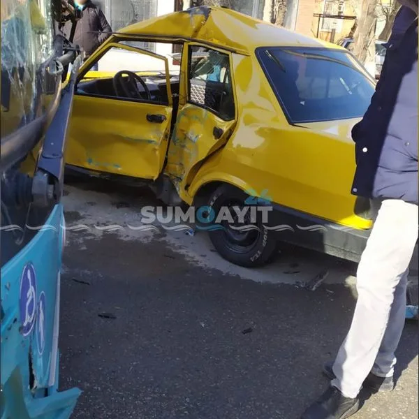 Sumqayıtda sərnişinlərlə dolu avtobus qəzaya uğradı