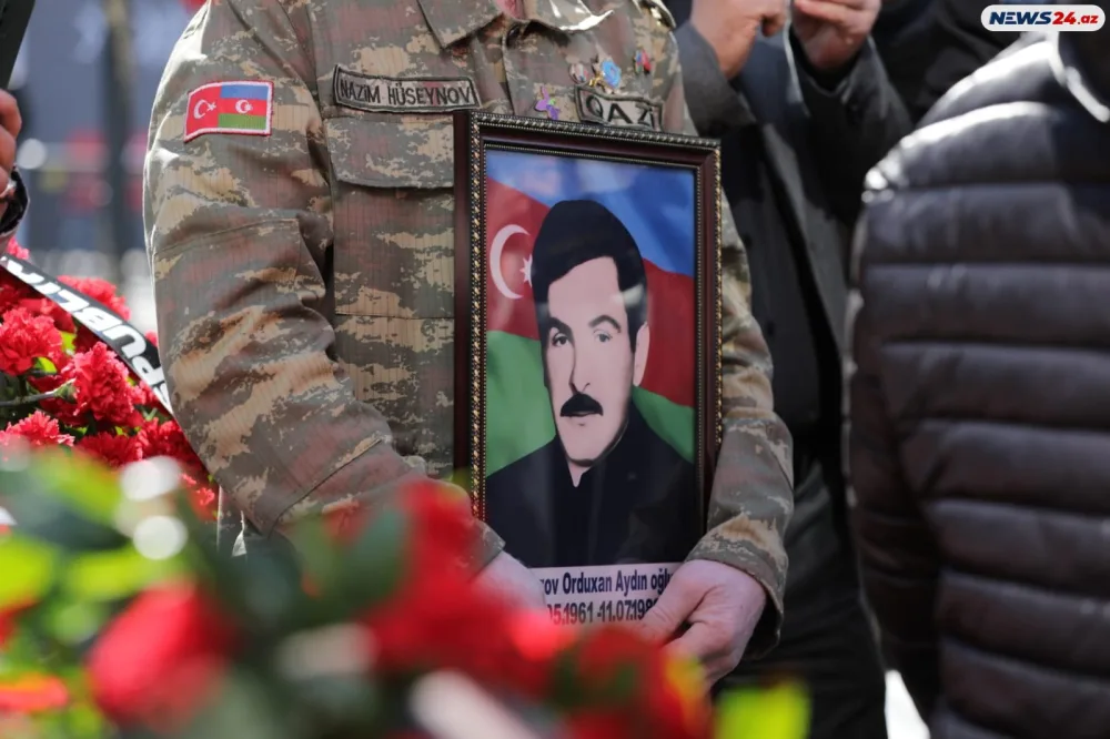 Azərbaycan xalqı Xocalı soyqırımı qurbanlarını anır - REPORTAJ