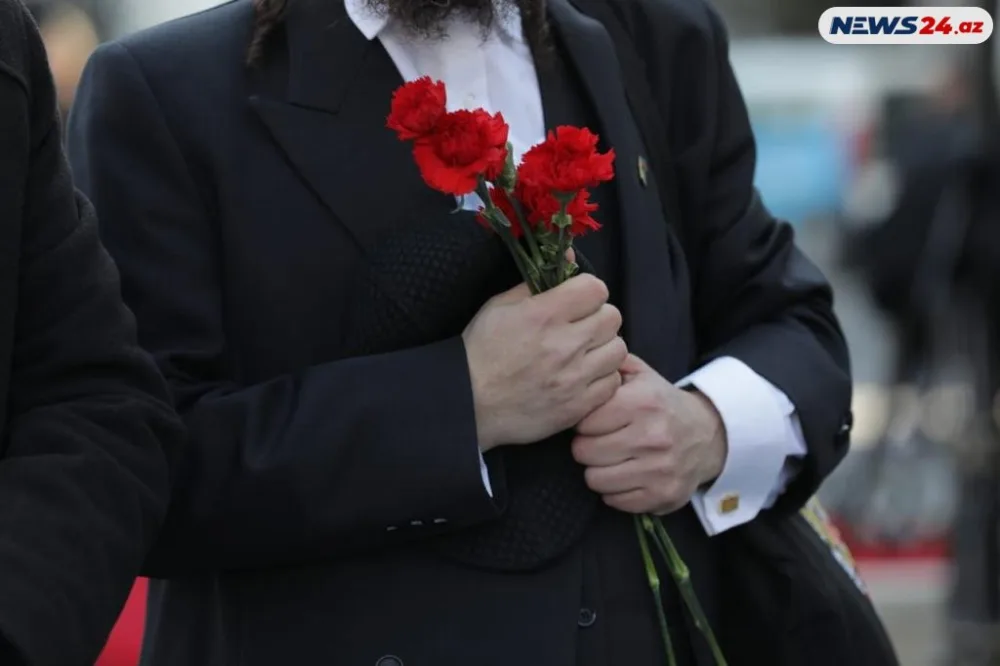 Azərbaycan xalqı Xocalı soyqırımı qurbanlarını anır - REPORTAJ