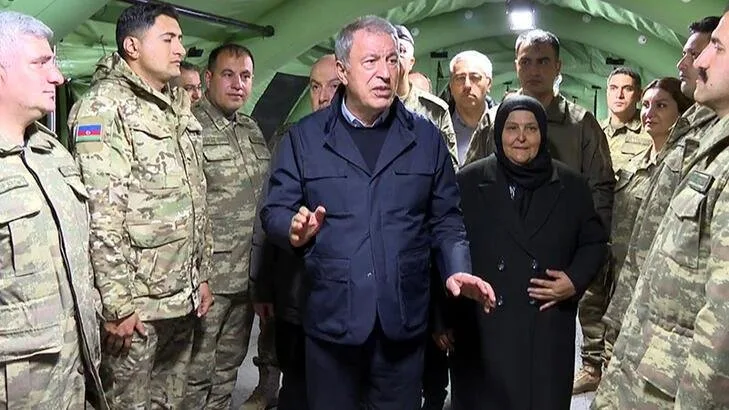 Hulusi Akar Azərbaycandan gələn tibb personalı ilə görüşdü