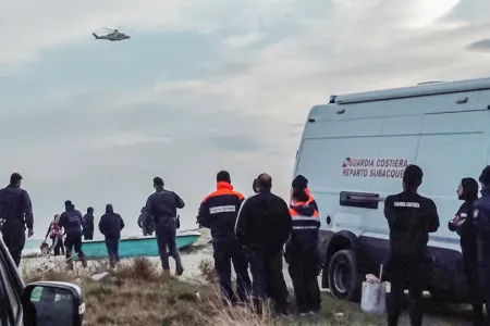 Miqrantları daşıyan qayıq qəzaya uğradı - Çox sayda ölən və itkin düşən var