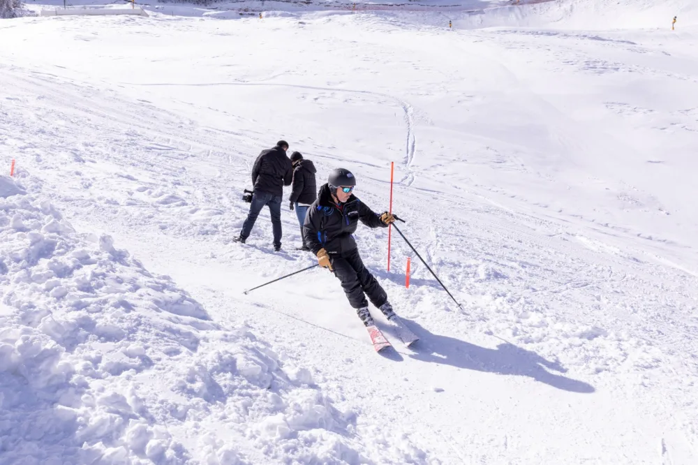 Yaponiyalı peşəkar idmançılar xizəksevərlərə Şahdağda master-klass keçdilər - FOTOLAR