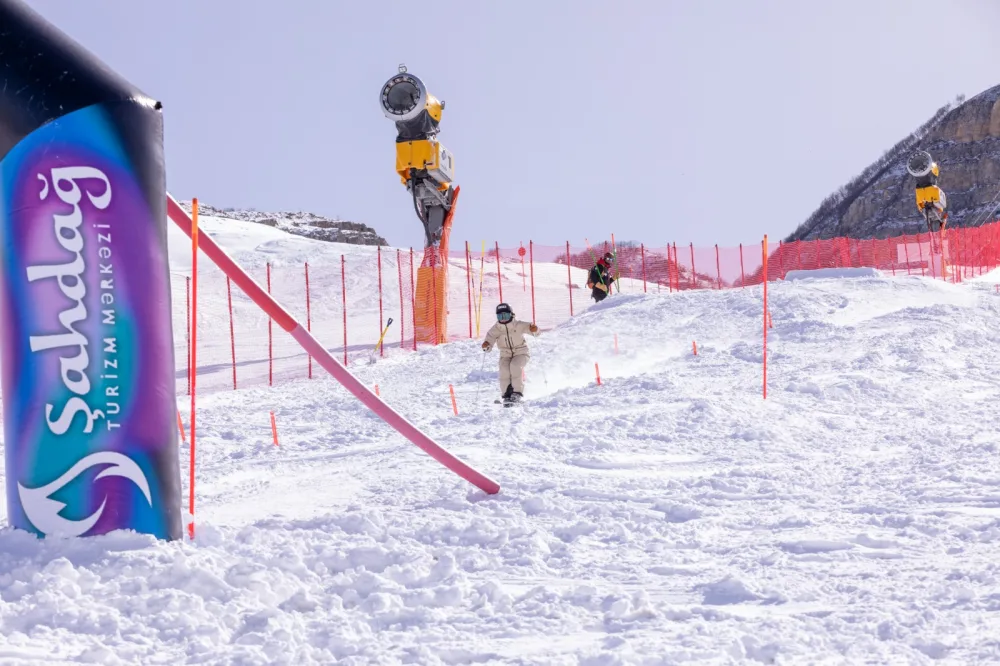 Yaponiyalı peşəkar idmançılar xizəksevərlərə Şahdağda master-klass keçdilər - FOTOLAR