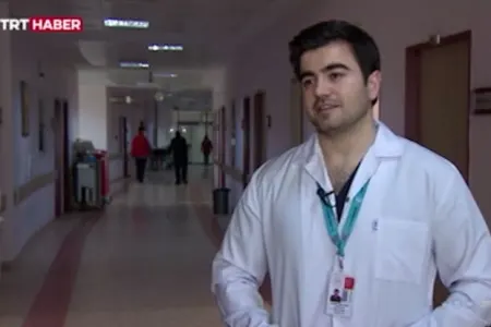 “TRT Haber” zəlzələ bölgəsinə könüllü gedən azərbaycanlı həkimdən - MÜSAHİBƏ ALDI