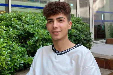 “Cəsədi yorğana bükülü, tərtəmiz halda tapılıb”