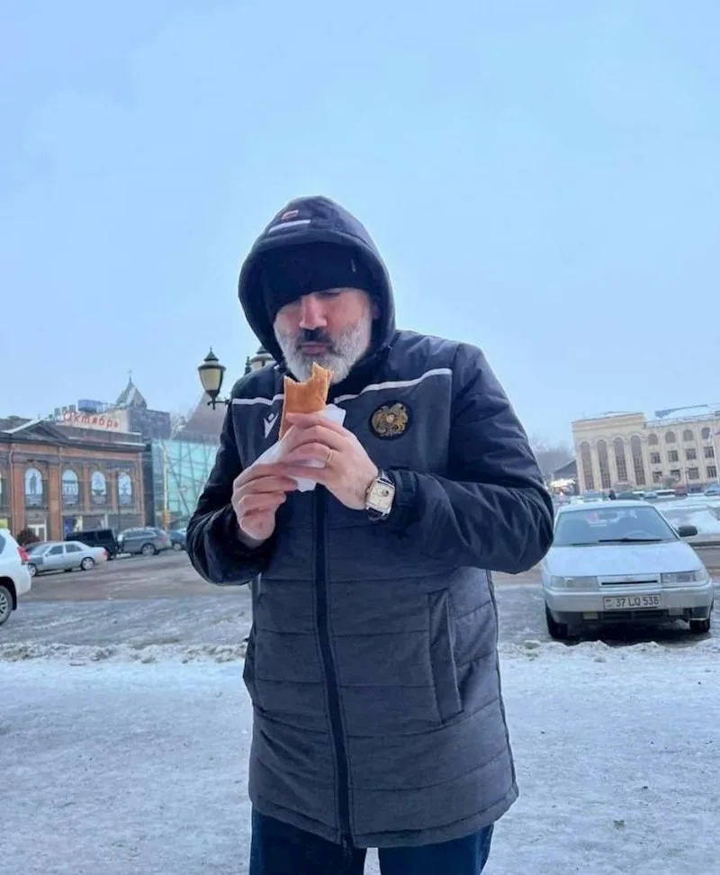 Paşinyanın görüntüləri müzakirələrə səbəb oldu - — FOTOLAR