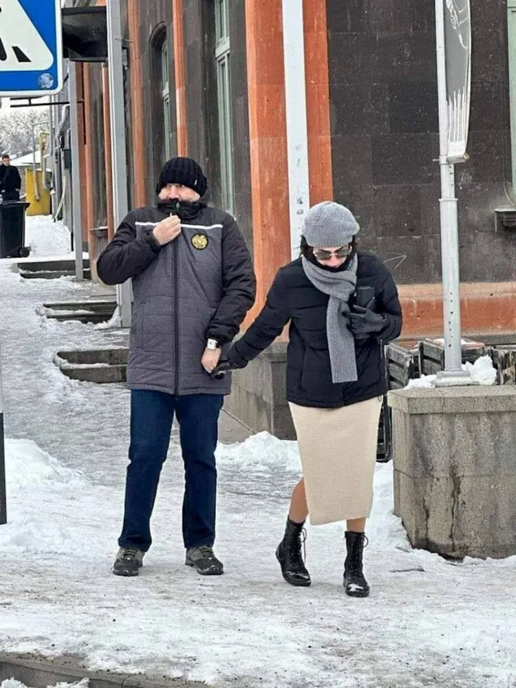 Paşinyanın görüntüləri müzakirələrə səbəb oldu - — FOTOLAR