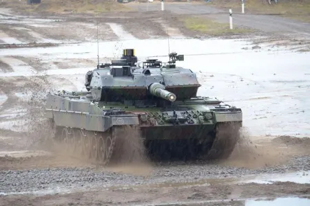 İspaniya “Leopard” tanklarının təmiri üçün 4 milyon avro ayırıb