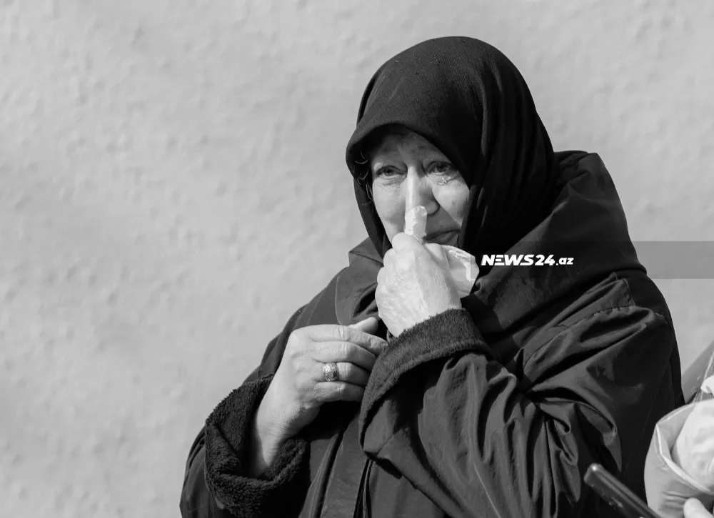 İnsanlar Hacı Şahinlə vidalaşır - FOTOLAR