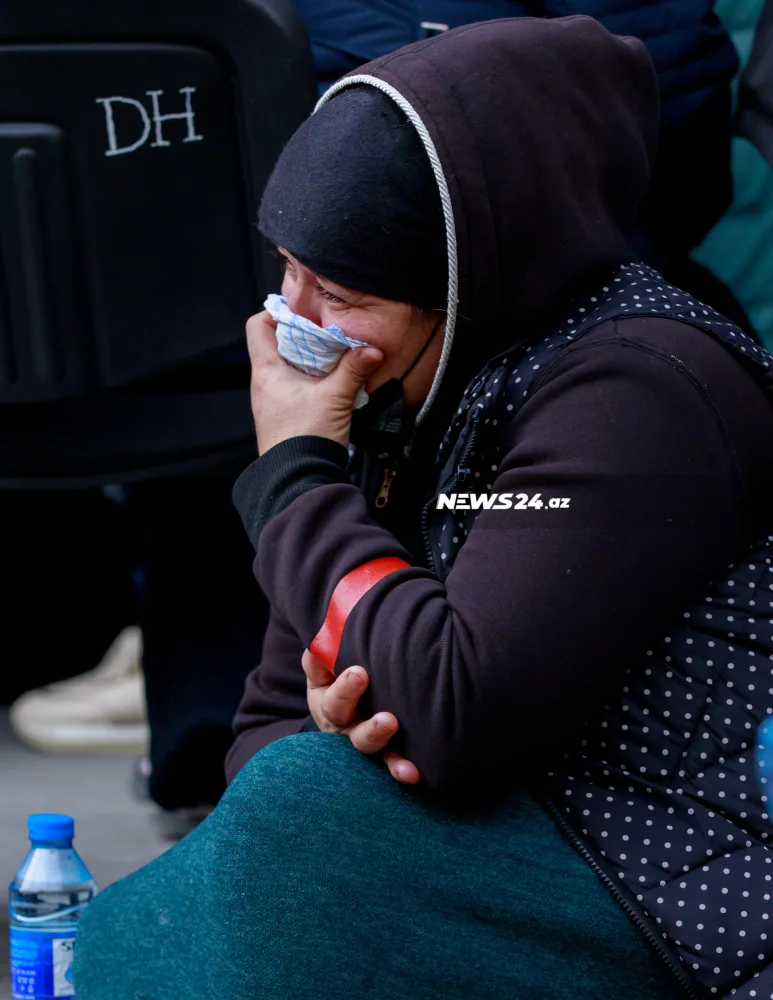 İnsanlar Hacı Şahinlə vidalaşır - FOTOLAR