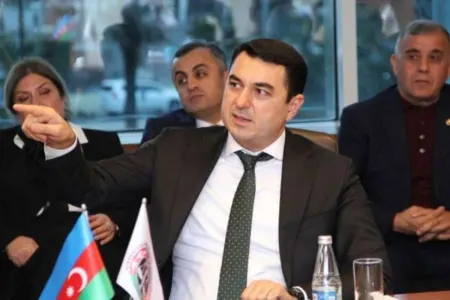 Adil Kərimli idarə rəisini işdən çıxardı