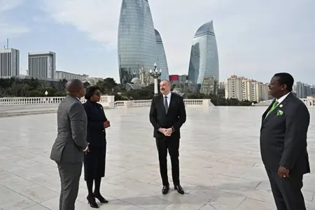 Prezident qonaqlarla Dağüstü parkda - FOTO