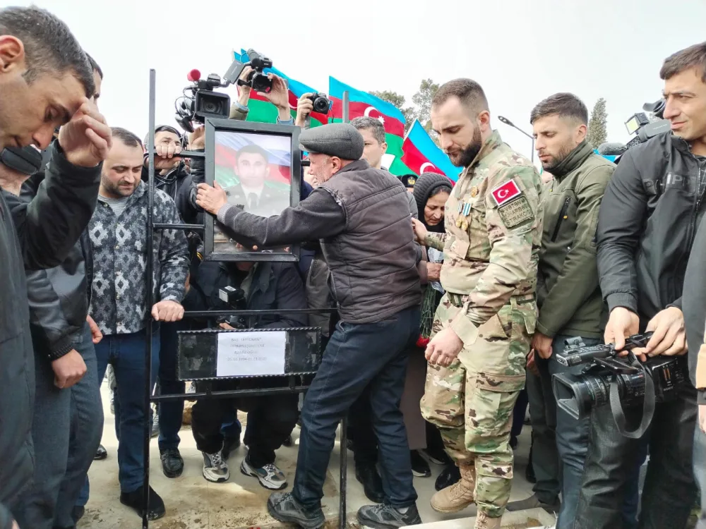Dünən şəhid olan hərbçi dəfn olundu - – FOTOLAR