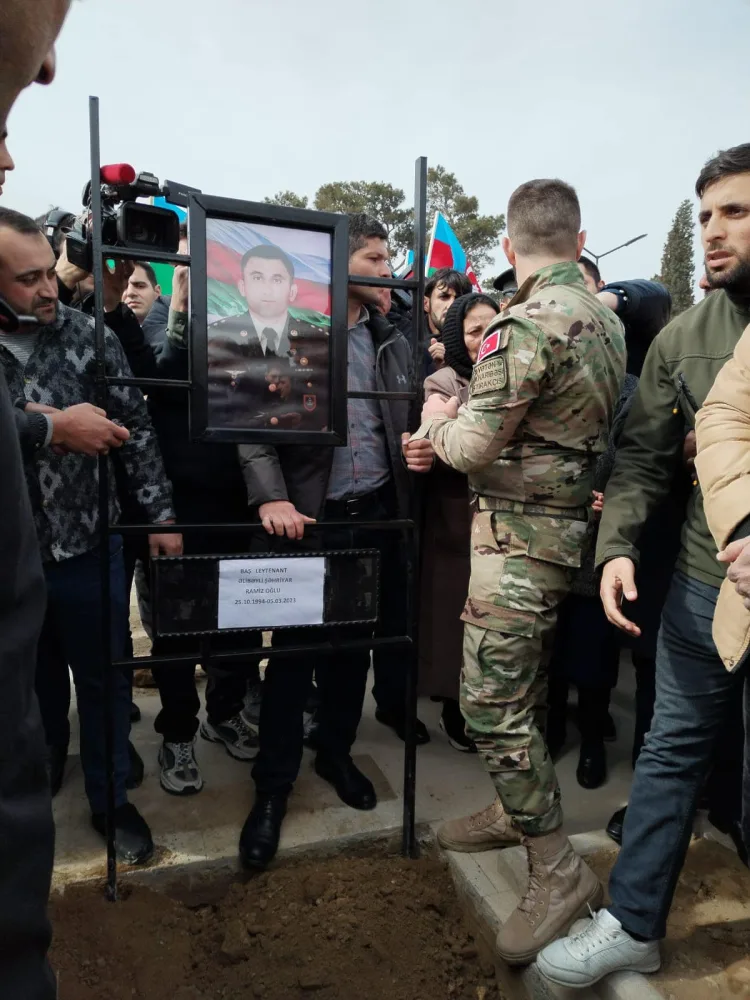 Dünən şəhid olan hərbçi dəfn olundu - – FOTOLAR