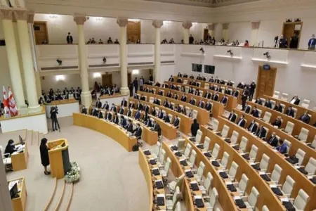 Gürcüstanda“xarici agentlər” haqqında qanun qəbul edilib