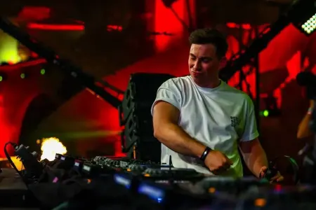 Dünyaca məşhur DJ Hardwell Azərbaycan Qran Prisi üçün Bakıya gəlir