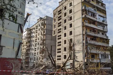 Rusiya ordusu Zaporojyeyə 10-dan çox hava zərbəsi endirib