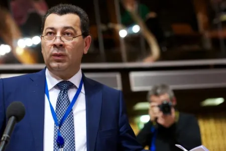 "Gəlin, daha parlaq, daha ahəngdar gələcək üçün dialoqu davam etdirək"