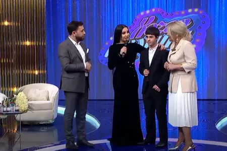 Əməkdar artist: "Anam 1 il işləyib pul yığdı ki, mənə dəf alsın"