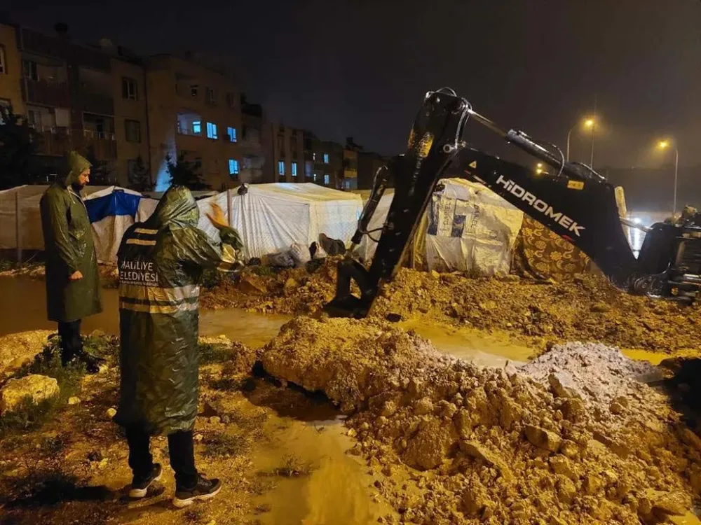 Şanlıurfanı sel basdı: - Məktəblərin fəaliyyəti dayandırıldı
