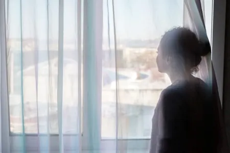 Tələbə özünü xəstəxananın 4-cü mərtəbəsindən atdı