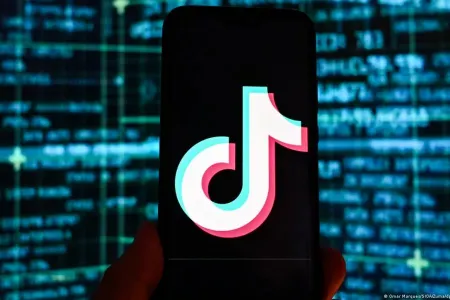 ABŞ "TikTok"-u qadağan etməyi düşünür