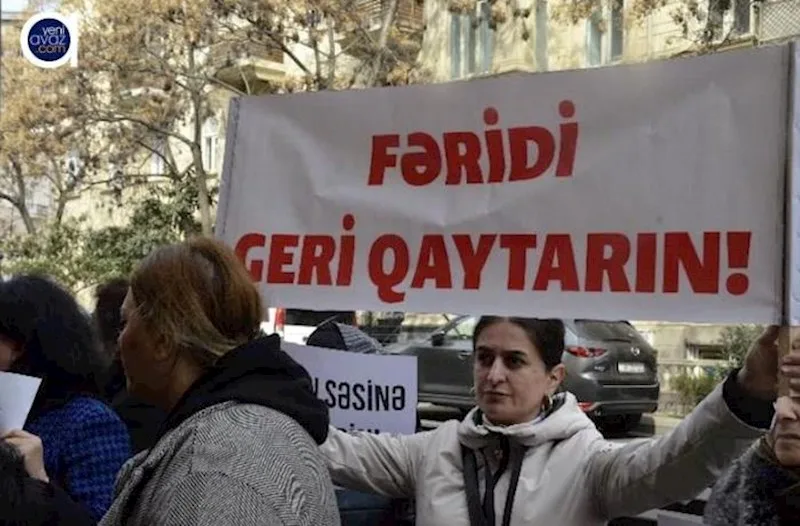 Fəridin yaxınları İran səfirliyi önündə aksiya keçirdi - — FOTO