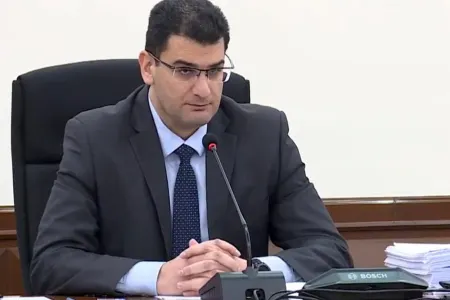 İrəvan meri istefa verdi