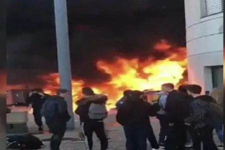 Parisdə yenidən nümayiş başladı
