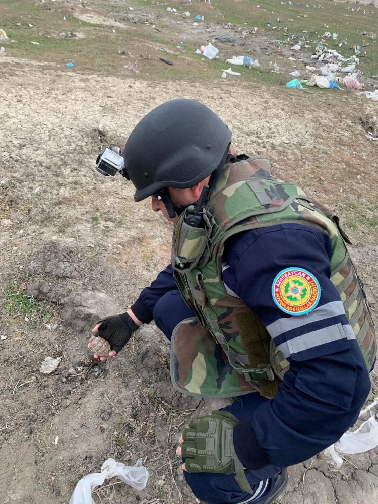 Bakıda əl qumbarası və bıçaqlar aşkarlandı - Video